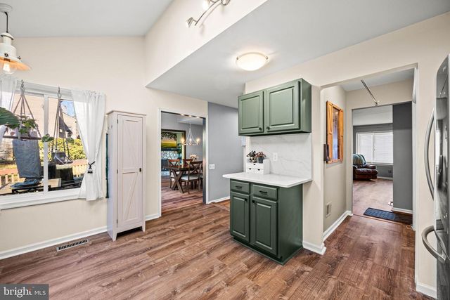 46 SAWGRASS LN, Newtown Square, PA 19073