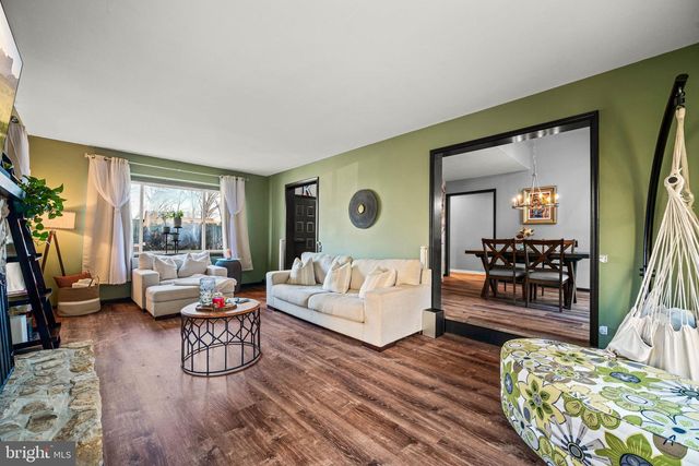 46 SAWGRASS LN, Newtown Square, PA 19073