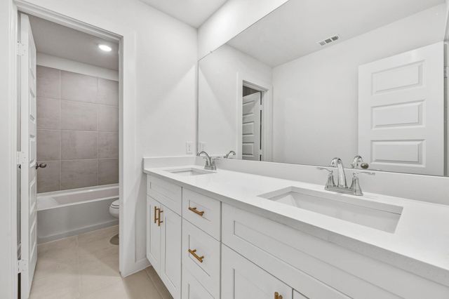 427 Zeus Mountain Drive, Crosby, TX 77532