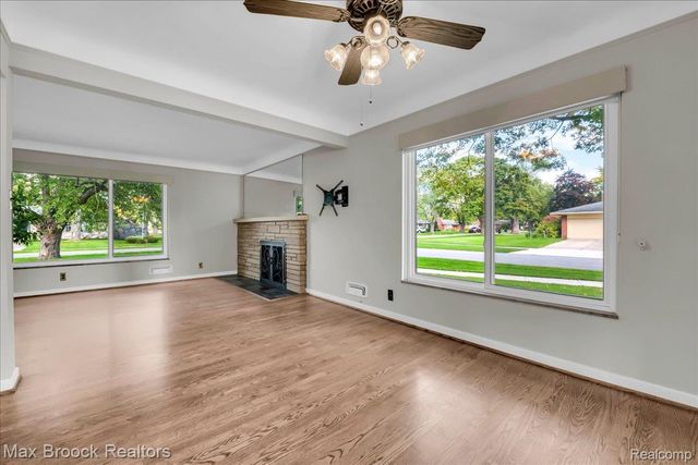 17825 Kinross Avenue, Beverly Hills Village, MI 48025