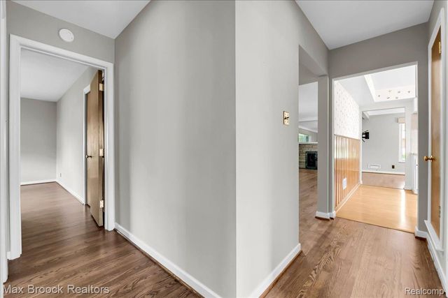 17825 Kinross Avenue, Beverly Hills Village, MI 48025