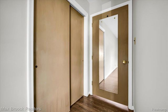 17825 Kinross Avenue, Beverly Hills Village, MI 48025