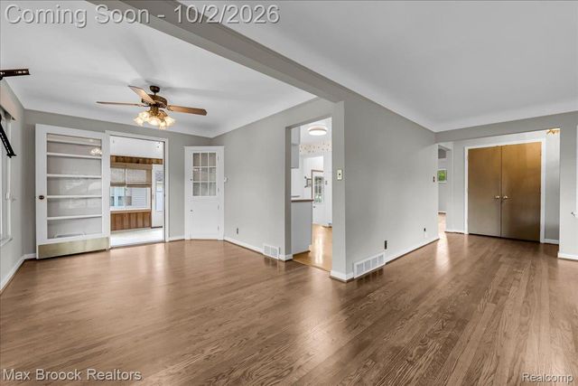 17825 Kinross Avenue, Beverly Hills Village, MI 48025