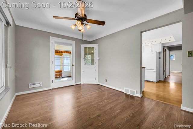 17825 Kinross Avenue, Beverly Hills Village, MI 48025