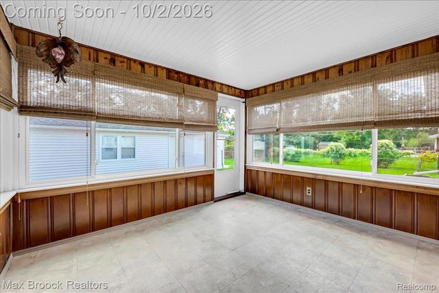 17825 Kinross Avenue, Beverly Hills Village, MI 48025