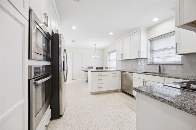 6115 Paisley Street, Houston, TX 77096