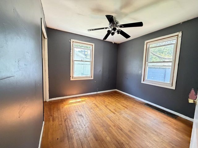 2715 Eisenhower DRIVE, Racine, WI 53405