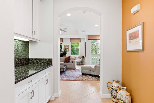 11850 Valencia Gardens Avenue, Palm Beach Gardens, FL 33410