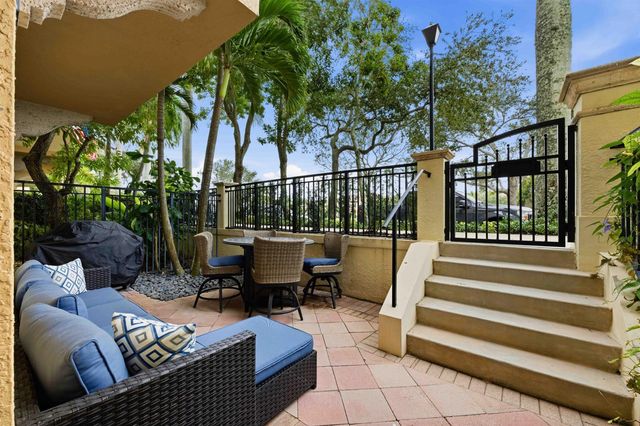 11850 Valencia Gardens Avenue, Palm Beach Gardens, FL 33410