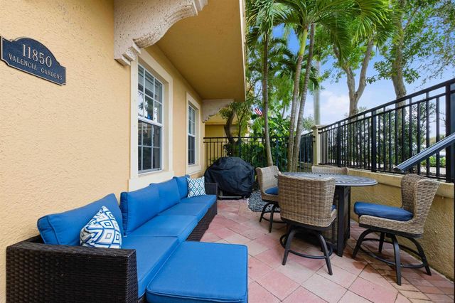 11850 Valencia Gardens Avenue, Palm Beach Gardens, FL 33410
