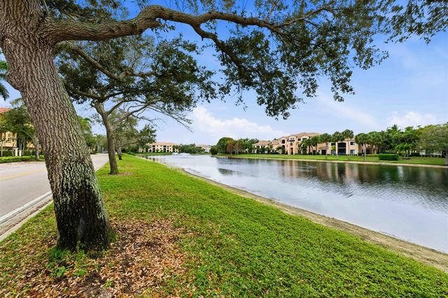 11850 Valencia Gardens Avenue, Palm Beach Gardens, FL 33410