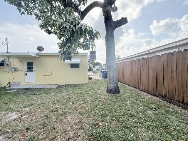1311 N 69th Avenue, Hollywood, FL 33024