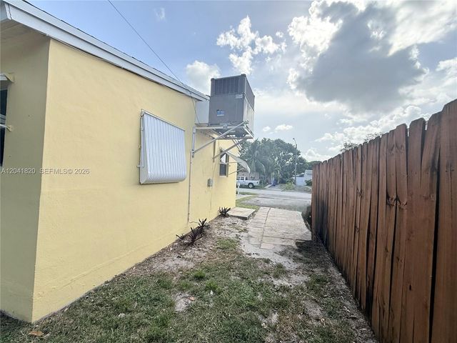 1311 N 69th Avenue, Hollywood, FL 33024