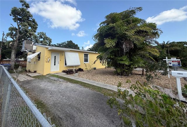 1311 N 69th Avenue, Hollywood, FL 33024