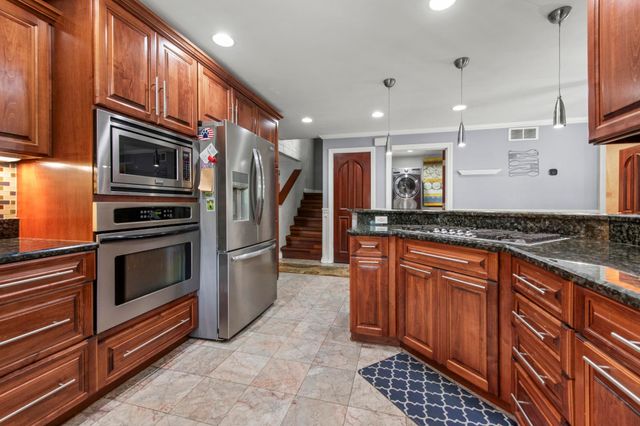 7990 Marsh Road, Cottrellville Twp, MI 48039