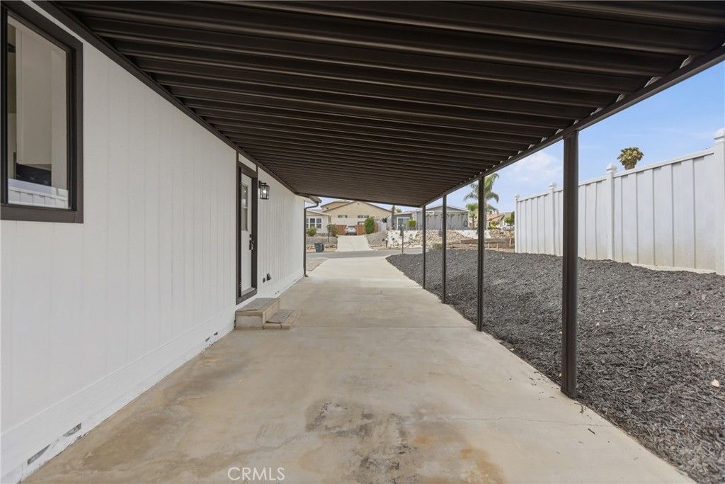 Image 12 of property listing at 24826 Cornstalk Road, Wildomar, CA 92595