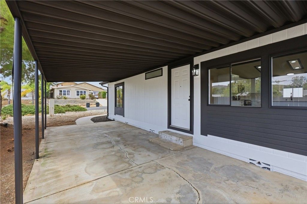 Image 13 of property listing at 24826 Cornstalk Road, Wildomar, CA 92595