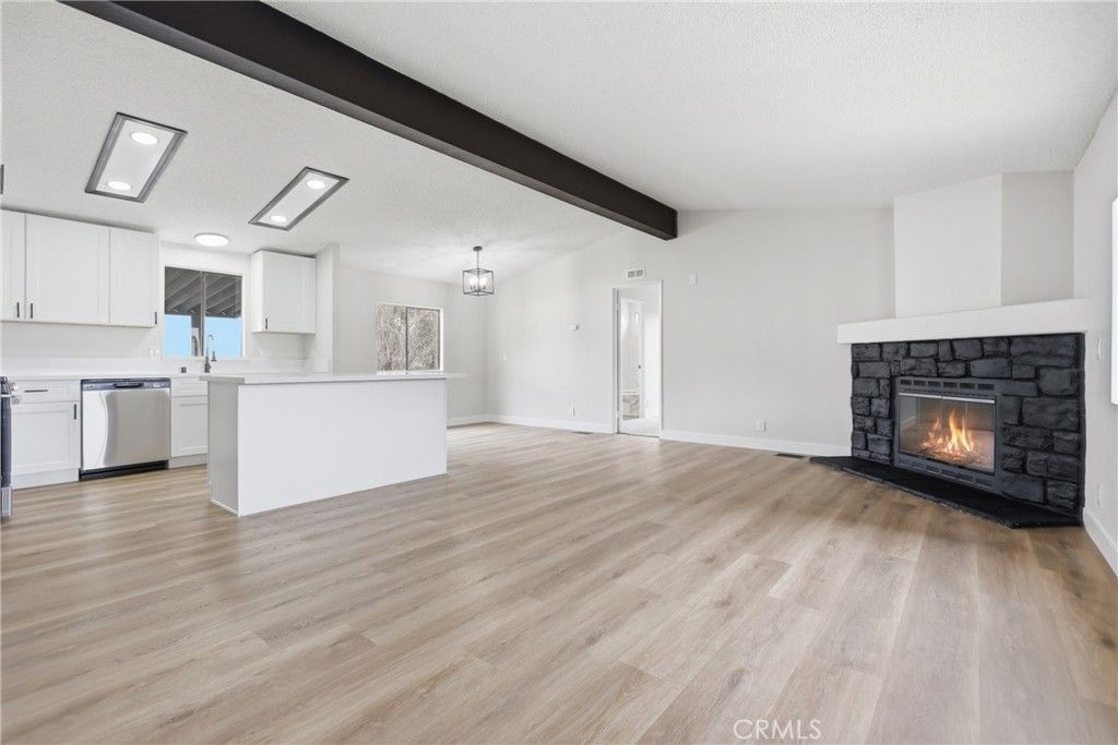 Image 4 of property listing at 24826 Cornstalk Road, Wildomar, CA 92595