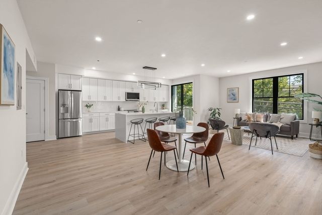 260 Elm St 304, Everett, MA 02149