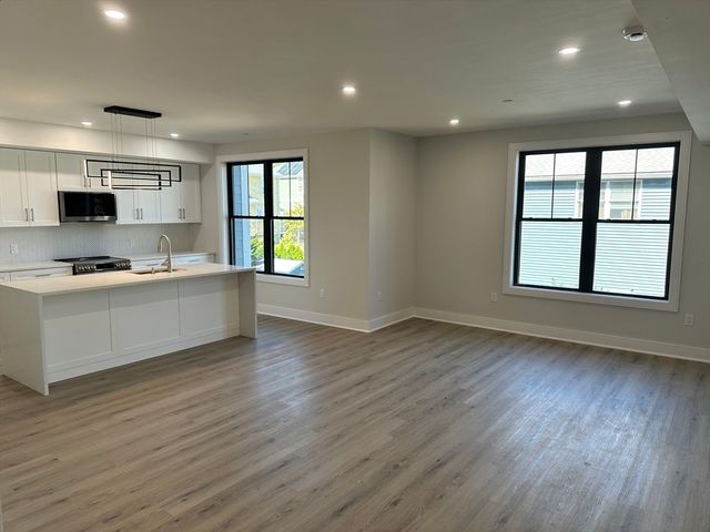 260 Elm St 304, Everett, MA 02149