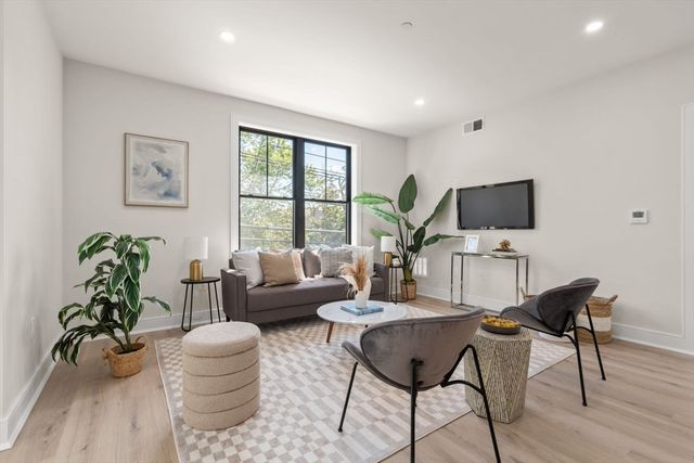 260 Elm St 304, Everett, MA 02149