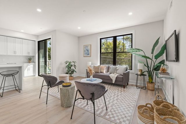 260 Elm St 304, Everett, MA 02149