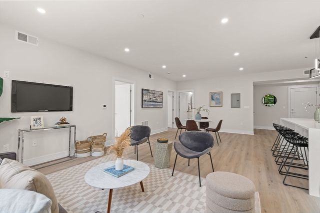 260 Elm St 304, Everett, MA 02149