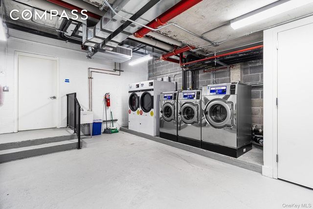 3714 34th St Apt N3E, New York City, NY 11101