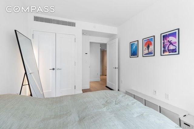 3714 34th St Apt N3E, New York City, NY 11101