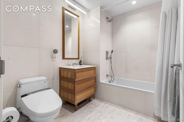 3714 34th St Apt N3E, New York City, NY 11101