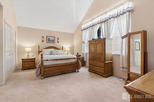 18 Carlisle Court, Old Bridge, NJ 08857