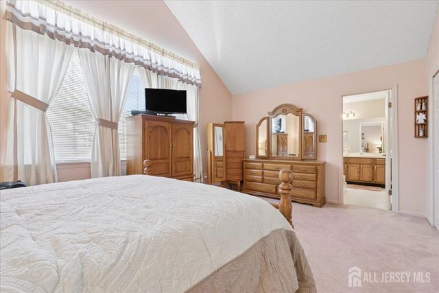 18 Carlisle Court, Old Bridge, NJ 08857