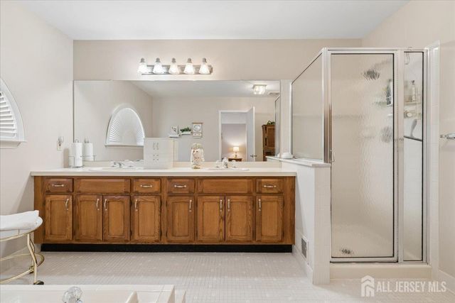 18 Carlisle Court, Old Bridge, NJ 08857
