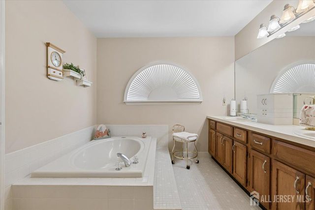 18 Carlisle Court, Old Bridge, NJ 08857