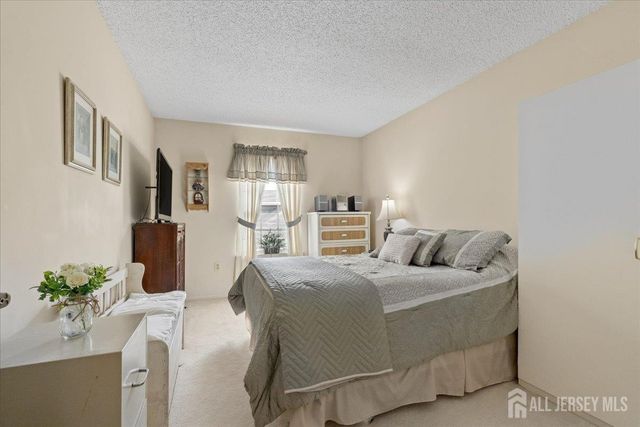 18 Carlisle Court, Old Bridge, NJ 08857