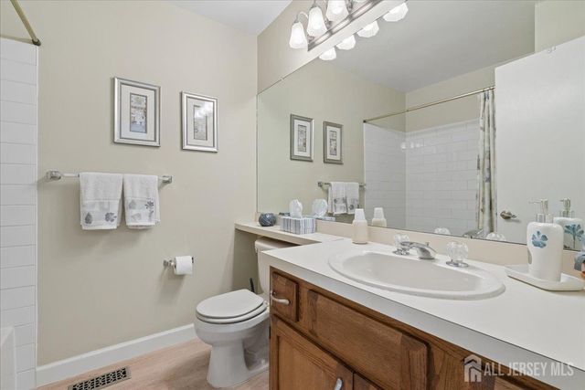 18 Carlisle Court, Old Bridge, NJ 08857