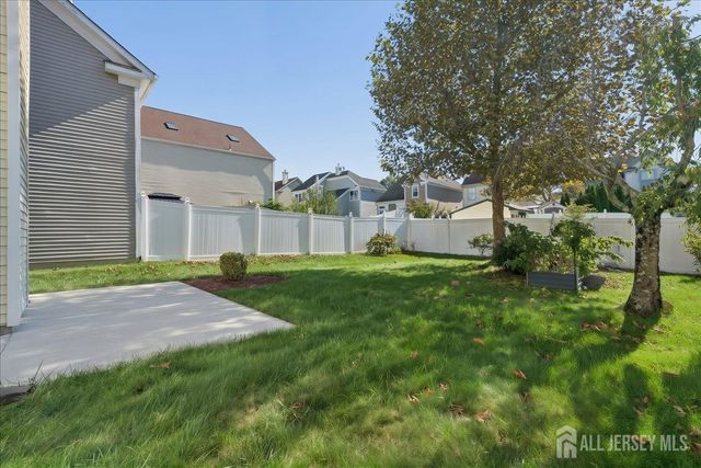 18 Carlisle Court, Old Bridge, NJ 08857