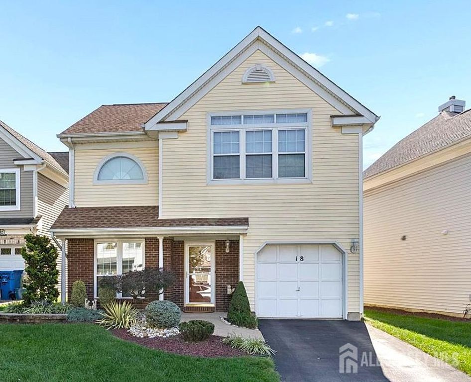 18 Carlisle Court, Old Bridge, NJ 08857