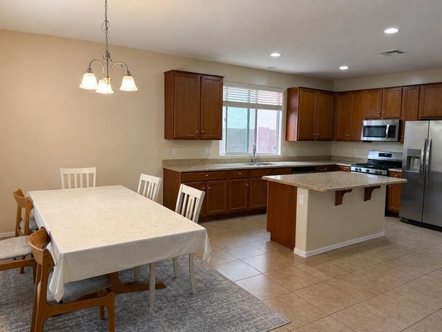 4723 W Gelding Drive, Glendale, AZ 85306