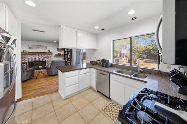 1117 Symeron Court, Perris, CA 92570