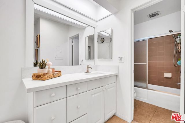 5651 Sumner Way 102, Culver City, CA 90230