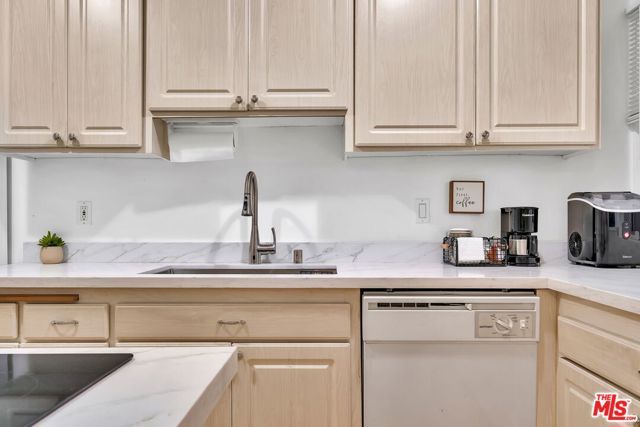 5651 Sumner Way 102, Culver City, CA 90230