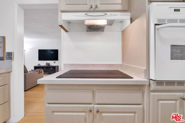 5651 Sumner Way 102, Culver City, CA 90230