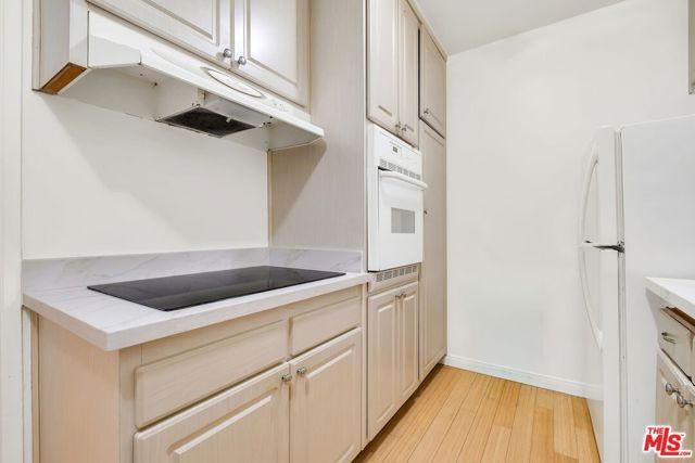 5651 Sumner Way 102, Culver City, CA 90230