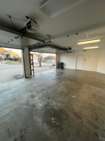 5303 CHAMOIS DR, Columbia, MO 65203