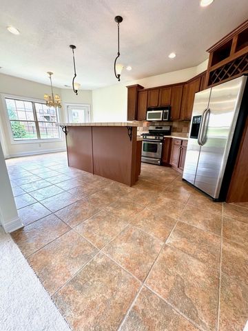 5303 CHAMOIS DR, Columbia, MO 65203