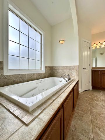 5303 CHAMOIS DR, Columbia, MO 65203