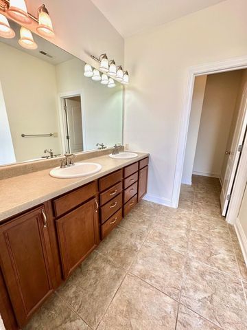 5303 CHAMOIS DR, Columbia, MO 65203