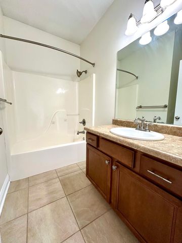 5303 CHAMOIS DR, Columbia, MO 65203