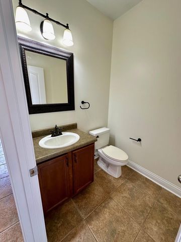 5303 CHAMOIS DR, Columbia, MO 65203
